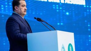رئيس الوزراء العراقي يعفي 41 مديرا عامًا من مناصبهم وإحالة أربعة وزراء إلى القضاء .