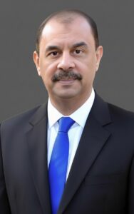 محافظ سوهاج يبعث برقية تهنئة لقداسة البابا تواضروس الثاني بمناسبة عيد الميلاد المجيد