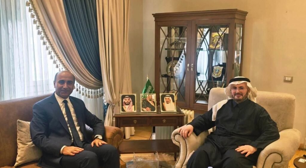 رئيس جامعة دمنهور يبحث مع القنصل العام السعودي تعزيز التعاون الأكاديمي في إطار رؤية مصر 2030”