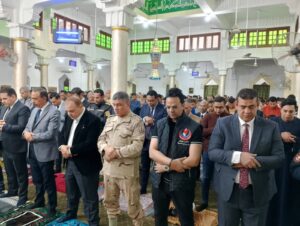 مسؤولون ومواطنون يتقاسمون فرحة العيد بمسجد الشرطة في قلب سوهاج
