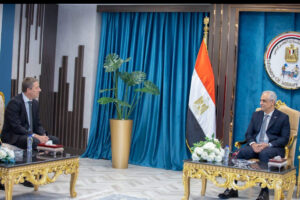 وزير الدولة للإنتاج الحربى يبحث مع «تاليس» توسيع الشراكة المصرية الفرنسية وتعزيز التصنيع المحلى