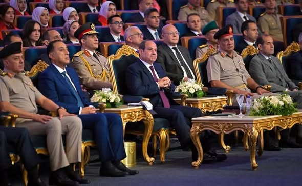 الرئيس السيسي يشهد