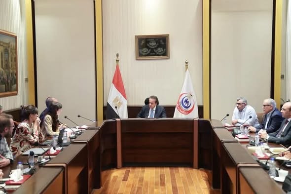 وزير الصحة يبحث