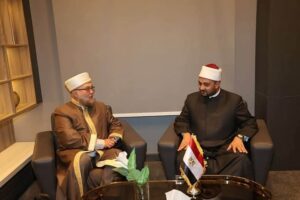 أمين عام «الأعلى للشئون الإسلامية» يلتقي مفتي إستونيا على هامش مؤتمر دار الإفتاء