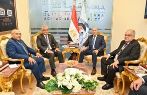 رئيس الهيئة العربية للتصنيع ووزير الدولة للإنتاج الحربى يبحثان سبل تعزيز التعاون والتكامل الصناعى فى الصناعات الدفاعية والمدنية