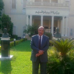 أموال المدارس مقيدة والطلاب والمدراء يدفعون الثمن