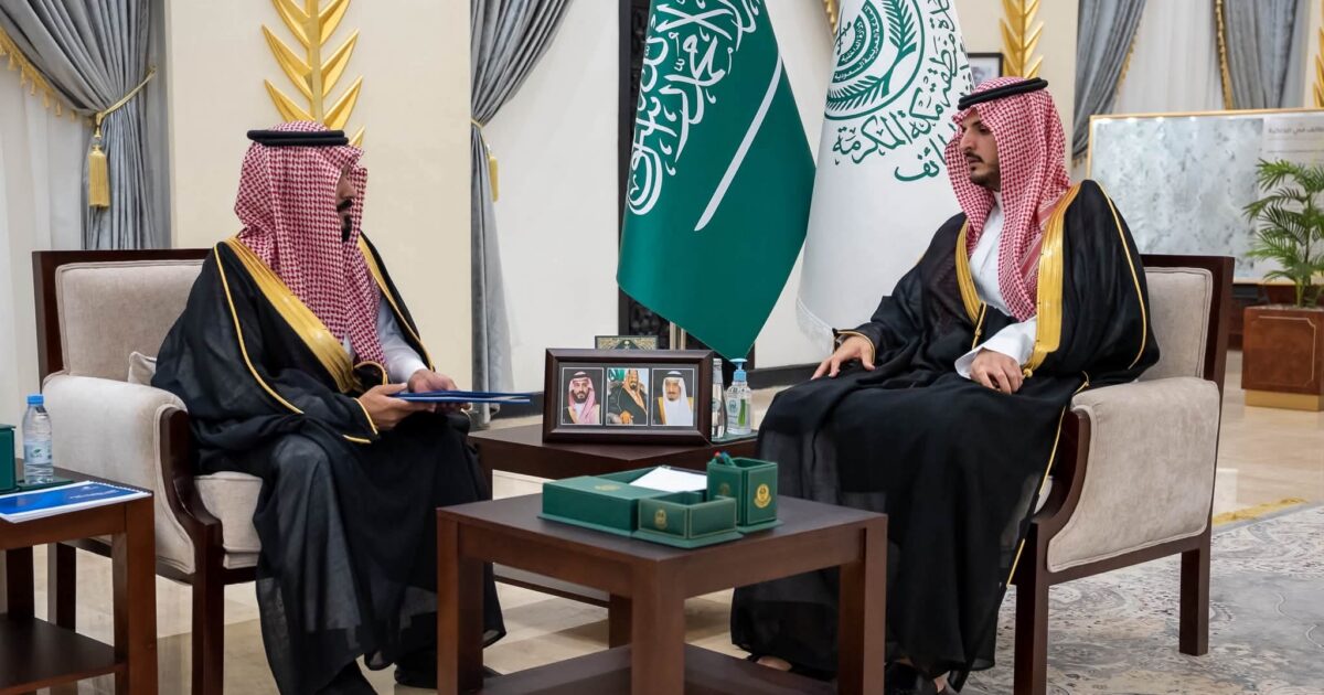 محافظ الطائف يستعرض مؤشرات أداء شركة المياه الوطنية وخطط الاستدامة المائية