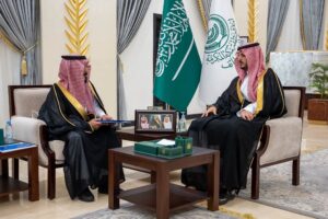 محافظ الطائف يستعرض مؤشرات أداء شركة المياه الوطنية وخطط الاستدامة المائية
