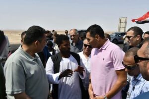 وزير الشباب والرياضة، ومحافظ البحر الأحمر يتفقدا منطقة أدلديب ويستمعا إلى مطالب الأهالي لتطوير الخدمات