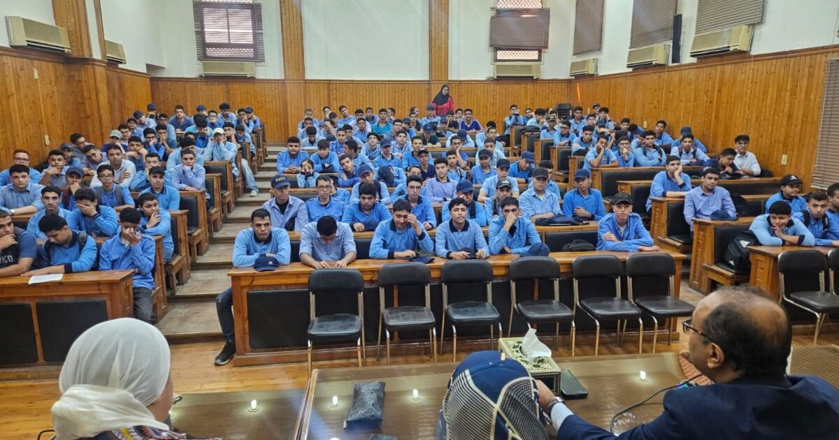 «المشروعات القومية».. رؤية لمستقبل أفضل في لقاء بإعلام المنوفية لقاء إعلامي لتعريف الشباب بإنجازات الدولة ودور المشروعات الكبرى في دعم التنمية وتحسين جودة الحياة