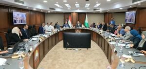 محافظ الجيزة يبحث مطالب وشكاوى المواطنين و يُسلّم عقود عمل لعدد من ذوي الهمم بالتعاون مع مديرية العمل
