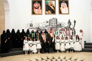 محافظ الطائف يستقبل مدير التعليم ووفدًا طلابيًا مهنئين باليوم الوطني السعودي