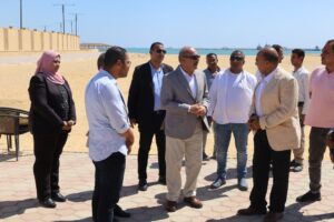 محافظ السويس يتفقد ممشى بورتوفيق التاريخي وشاطئ السوايسة