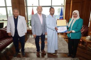 محافظ السويس: الفلاح المصري شريك أساسي فى تحقيق الأمن الغذائي