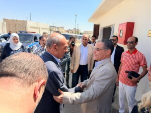 في اجتماع موسع مع رؤساء الأحياء.. محافظ السويس يوجه: التواجد الميداني وسرعة الاستجابة لشكاوى المواطنين أولوية قصوى