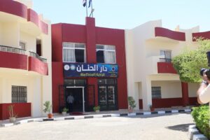 في اجتماع موسع مع رؤساء الأحياء.. محافظ السويس يوجه: التواجد الميداني وسرعة الاستجابة لشكاوى المواطنين أولوية قصوى