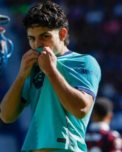 برشلونة يسيطر علي الليجا