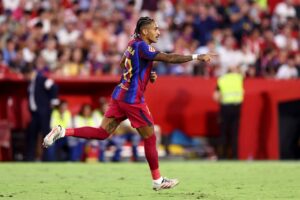 برشلونة يتصدر ورافينيا الهداف