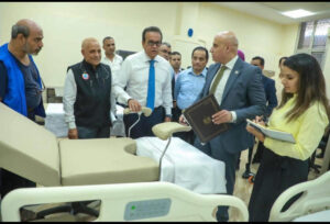 وزير الصحة يتفقد مخازن التموين الطبي للاطمئنان على المخزون الاستراتيجي من المستلزمات الطبية