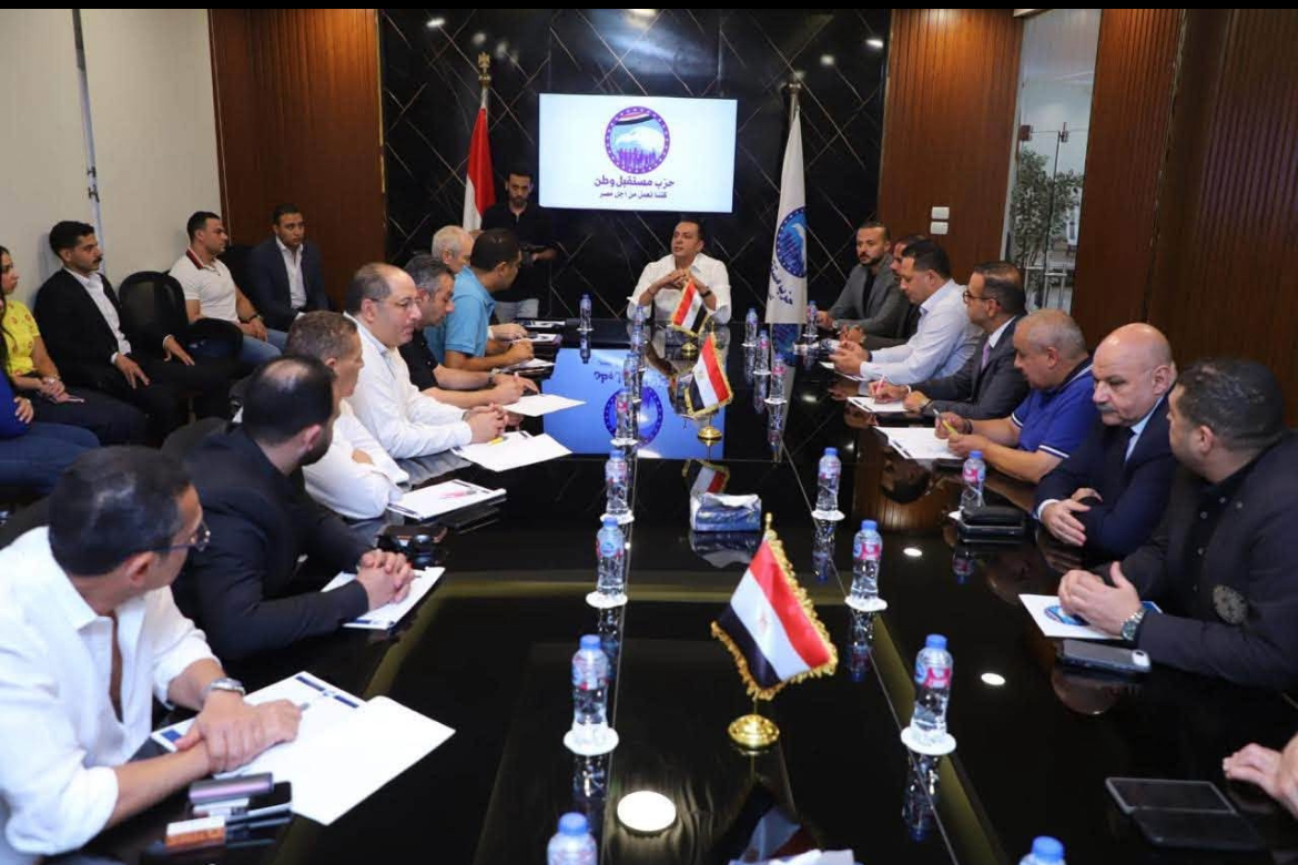 أمين عام مستقبل وطن يناقش اللمسات النهائية لمبادرة تطوير المدارس الحكومية