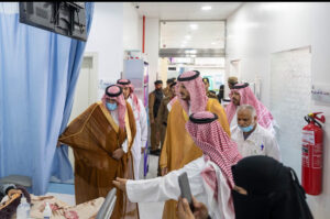 محافظ الطائف يزور جمعية أمراض وغسيل الكلى ويطّلع على خدماتها