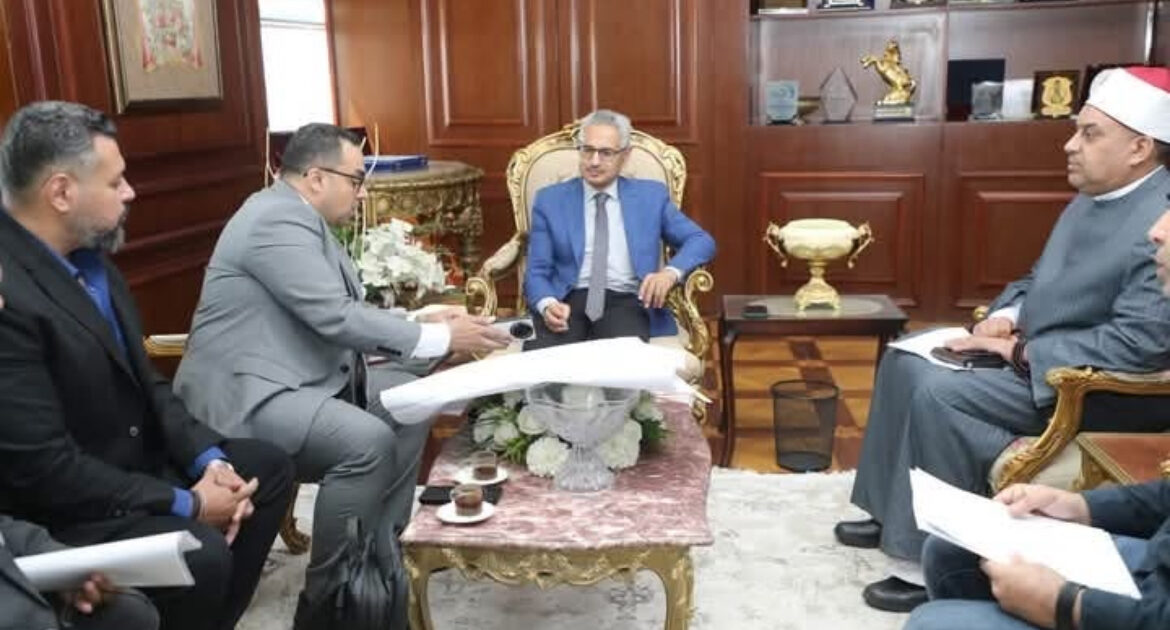 مساعد وزير الأوقاف للشئون الهندسية يلتقي محافظ بني سويف لمتابعة الموقف التنفيذي لمشروع تطوير مسجد "السيدة حورية"