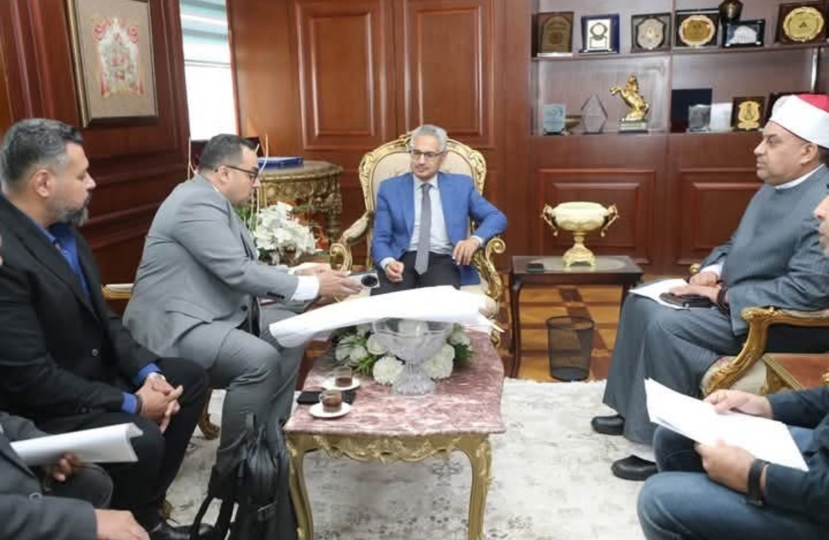 مساعد وزير الأوقاف للشئون الهندسية يلتقي محافظ بني سويف لمتابعة الموقف التنفيذي لمشروع تطوير مسجد "السيدة حورية"