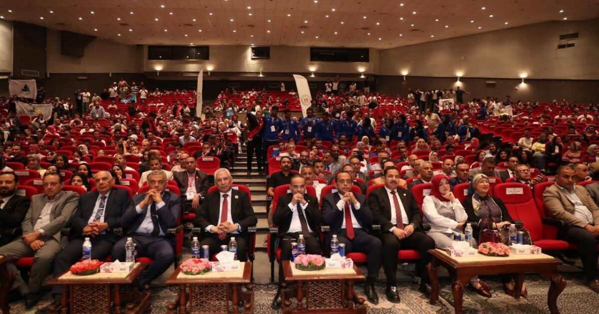جامعة المنيا تختتم فعاليات أسبوع شباب الجامعات والمعاهد العليا الرابع عشر باحتفالية كبري 