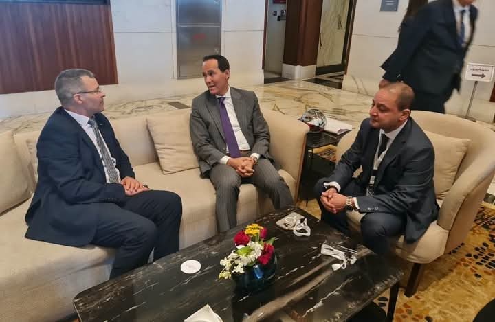 الرئيس التنفيذي لهيئة الاستثمار يبحث مع مسئولي الوكالة الجزائرية لترقية الاستثمار فرص التعاون والاستثمار