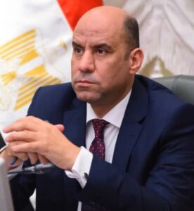 وزير العمل يعلن فرص عمل موسمية في إسبانيا بالقطاع الزراعي براتب 1200 يورو شهريًا.. ورابط للتقديم لمدة 3 أيام