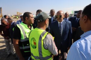 محافظ السويس يتفقد اصطفاف المعدات استعداداً لمجابهة الأزمات والكوارث الطبيعية
