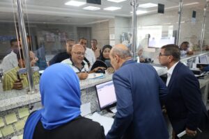 محافظ السويس يتفقد المركز التكنولوجي ويوجه بسرعة حل شكاوى المواطنين