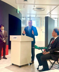 وزير التعليم العالي يبحث تعزيز التعاون البحثي والتكنولوجي مع أكبر مؤسسة بحثية عامة في اليابان