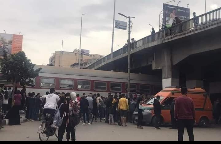 لقيت سيدة مصرعها نتيجة لسقوطها من القطار بالبحيرة.