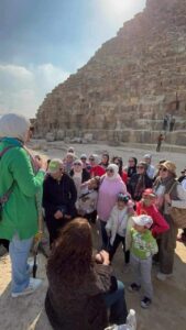 المرشدة السياحية رودي وحيد تقدم جولات مجانية داخل المعالم السياحية المصرية