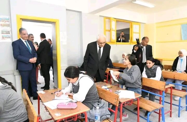 وزير التربية والتعليم ومحافظ الفيوم... يتفقدان سير أعمال لجان امتحانات الشهادة الإعدادية بالمحافظة