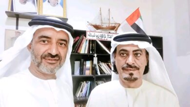 خالد الظنحاني يزور مكتبة بن قلالة العامري الثقافية