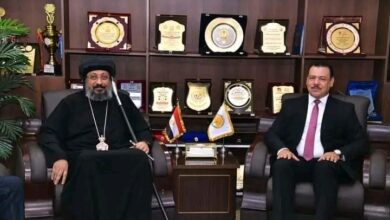 رئيس جامعة الوادى الجديد يستقبل وفدا من الكنيسة للتهنئة بعيد الأضحى المبارك