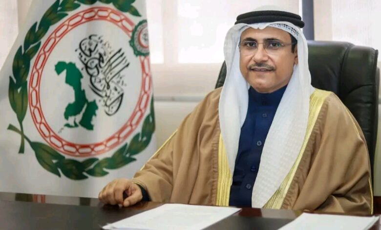 رئيس البرلمان العربي يشيد بالإنجازات التنموية لدولة قطر