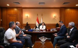 وزير الرياضة يلتقي مجموعة عمل   "رالي مصر للطائرات
