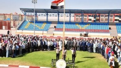 "رئيس جامعة الوادى الجديد" يشارك في مراسم تحية العلم بداية انطلاق العام الجامعي الجديد 2025