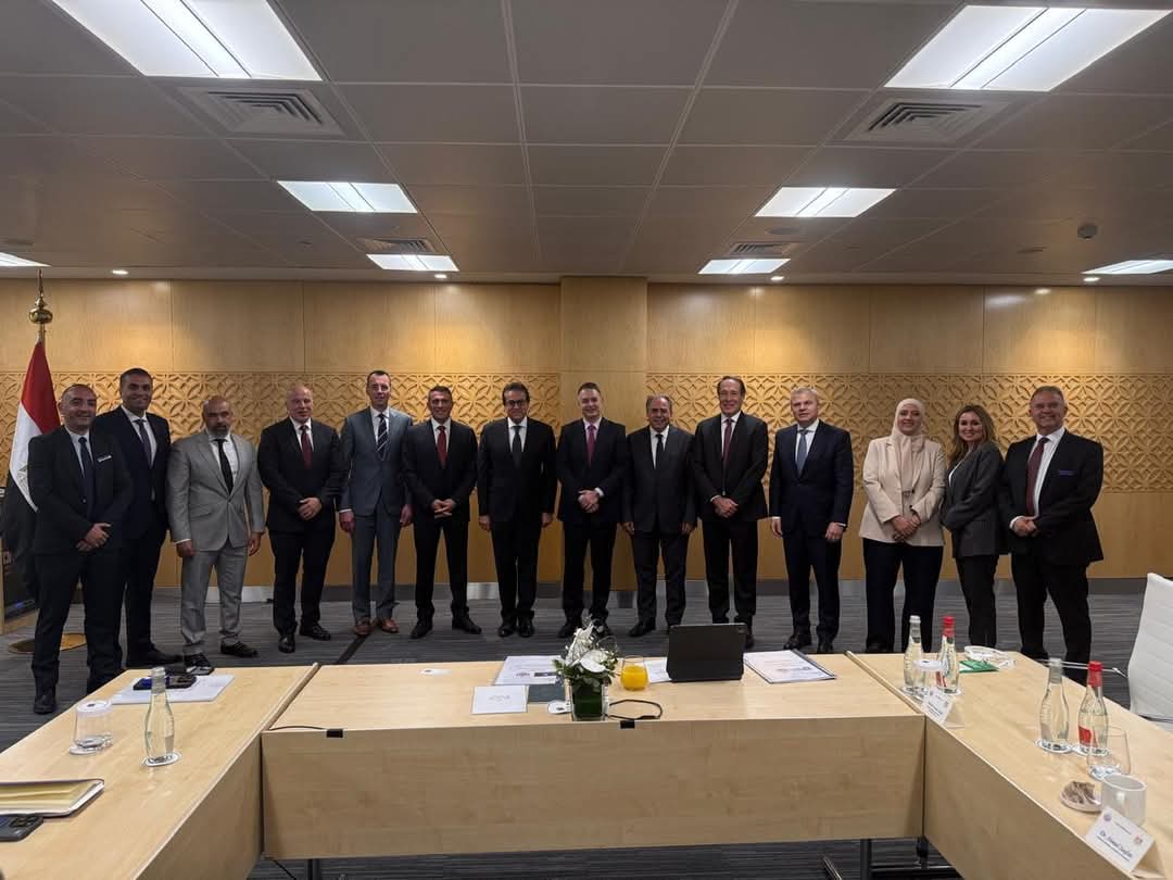 وزير الصحة يلتقى مع وفد شركة جنرال إلكتريك للرعاية الصحية (GE Health Care)