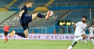 الفار يمنح بيراميدز فوزا مثيرا على سموحة ويخطف قمة الدوري