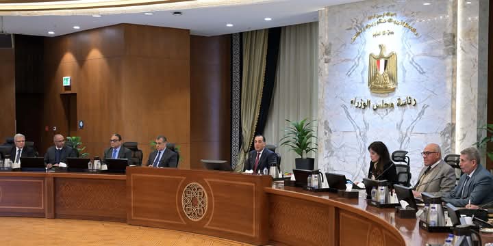 رئيس الوزراء يتابع الموقف التنفيذي للمرحلة الأولى من المبادرة الرئاسية “حياة كريمة”