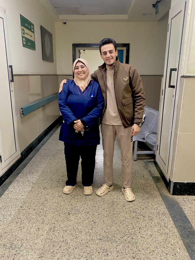 صورة طبيب المنوفية ووالدته الممرضة تتصدر الميديا : تحقق الحلم وجمعنا شفت واحد !