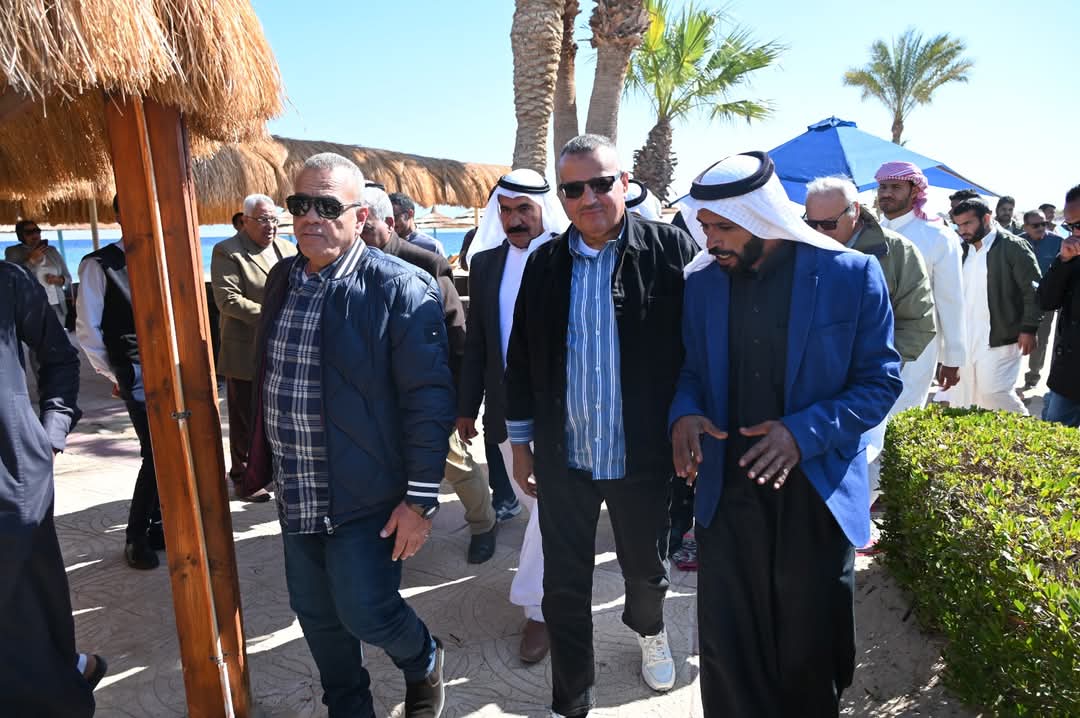 محافظ جنوب سيناء يستعرض استراتيجية التنمية المستدامة من خلال لقاء موسع بنويبع