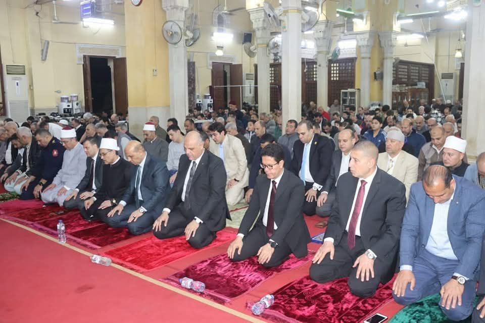 محافظ القليوبية ورئيس جامعة بنها ومدير الأمن يشهدون إحتفالية ليلة القدر