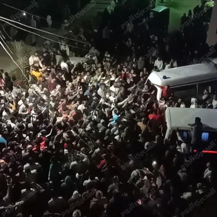 وداع مهيب للأشقاء الثلاثة ضحايا حادث بلطيم المروع