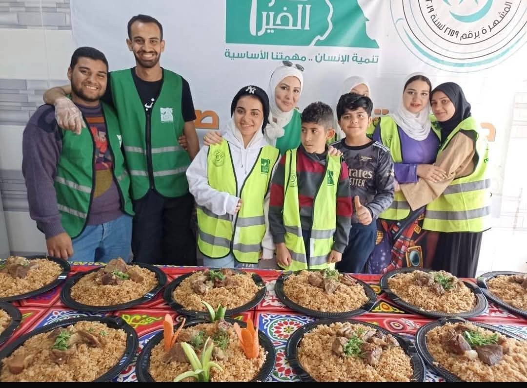 سفراء السعادة تختتم شهر رمضان وتوزع شنط العيد  
