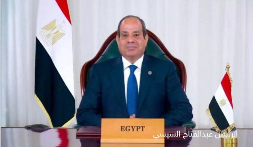 السيسي يهنئ الشعب المصري والأمتين العربية والإسلامية بعيد الفطر المبارك